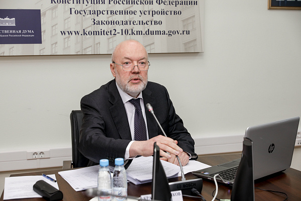 Комитет ГД по госстроительству и законодательству рекомендовал принять во втором чтении три законопроекта, направленные на противодействие кибермошенничеству